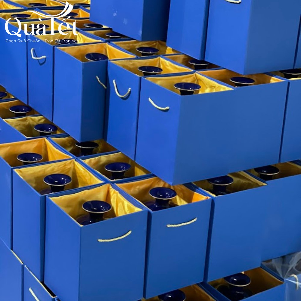 Sản xuất quà tết số lượng lớn in logo