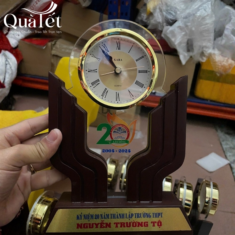 Đồng hồ để bàn pha lê