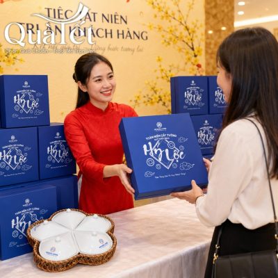 Set quà khay đựng mứt được doanh nghiệp gửi tặng cho khách hàng vào dịp cuối năm