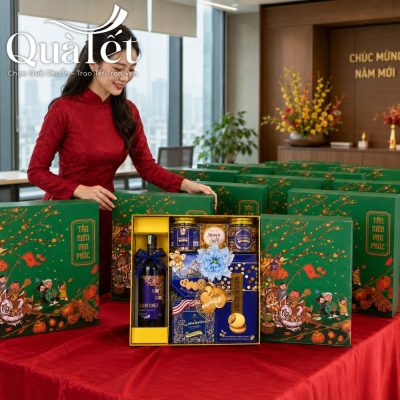 Các set quà tặng được chuẩn bị để tặng nhân viên dịp cuối năm