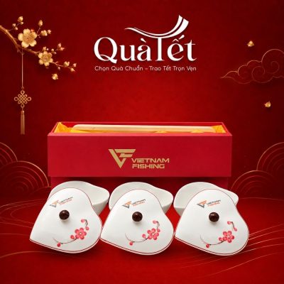 Bộ 3 hũ mứt sứ Tết quà tặng dáng tim họa tiết đào hồng vẽ tay QT-KM12