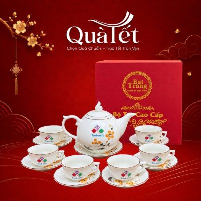 Bộ ấm chén trà in logo dáng bưởi lửa vẽ hoa mai vàng quà tặng Tết QT-AC06