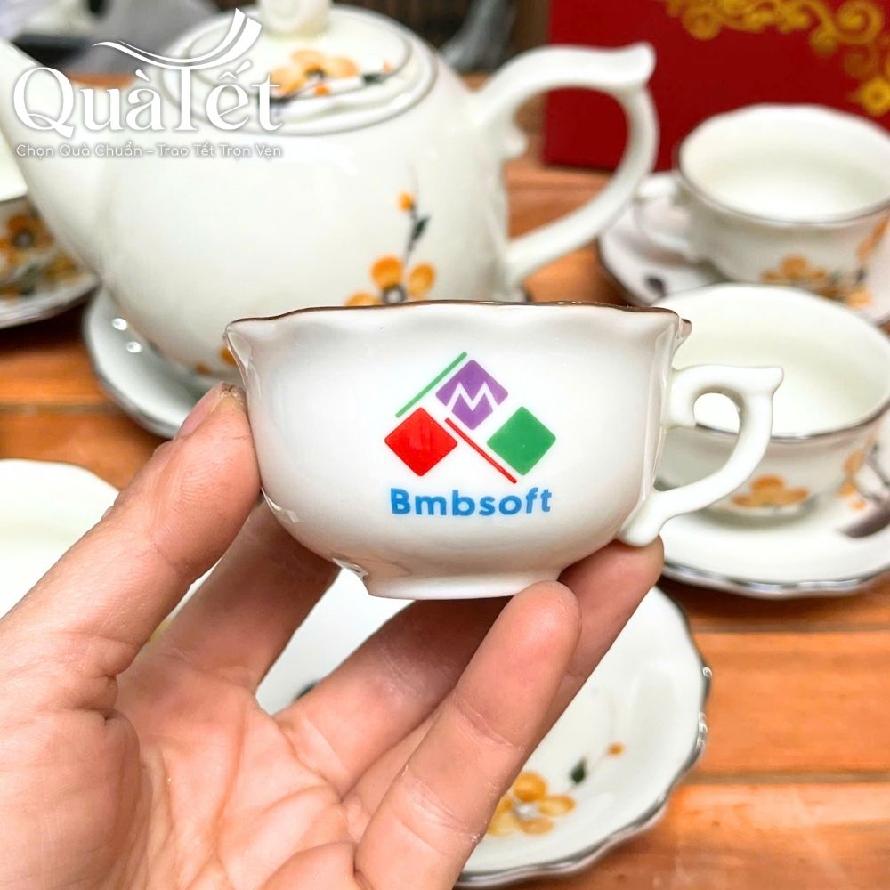 Bộ ấm chén trà in logo dáng bưởi lửa vẽ hoa mai vàng quà tặng Tết QT-AC06 - Ảnh 8