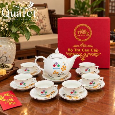 Alternative view of Bộ ấm chén trà in logo dáng bưởi lửa vẽ hoa mai vàng quà tặng Tết QT-AC06