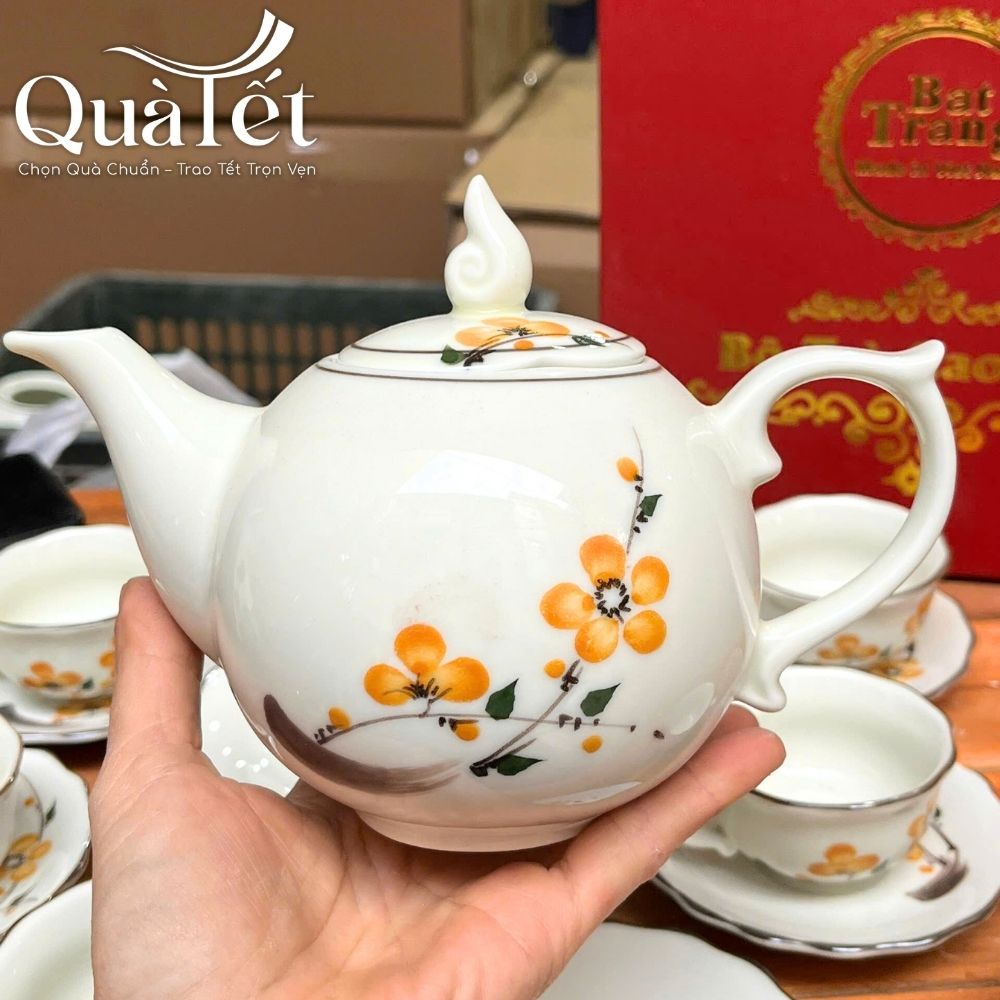 Bộ ấm chén trà in logo dáng bưởi lửa vẽ hoa mai vàng quà tặng Tết QT-AC06 - Ảnh 4